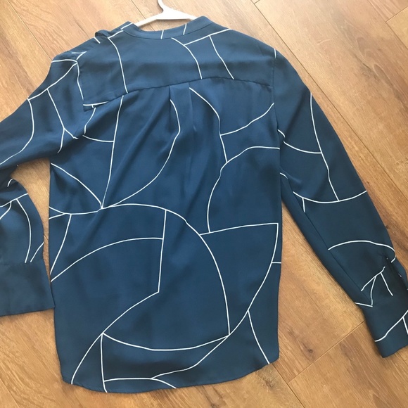 Anne Taylor Geo Icon Ruffle Blouse - Picture 4 of 6